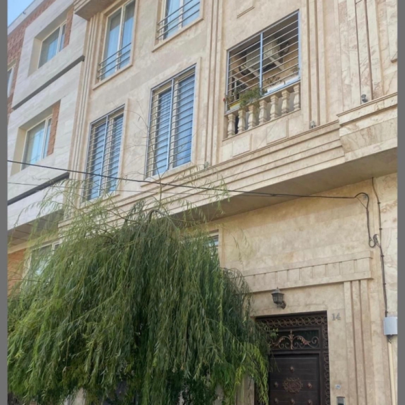 ملک ۳۰۰ متری بر بلوار اصلی